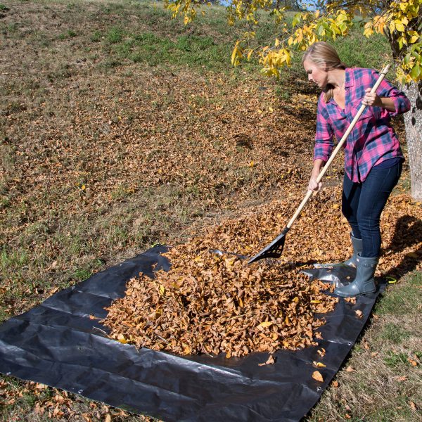 Load with clippings, leaves, or debris onto our Super Duty Clean Up Canvas Tarp with ease and secure with its interlocking the four soft grip handles